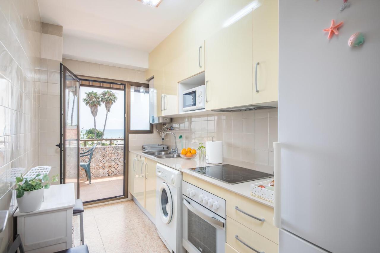 Isola Beachside Apartment Валенсия Экстерьер фото
