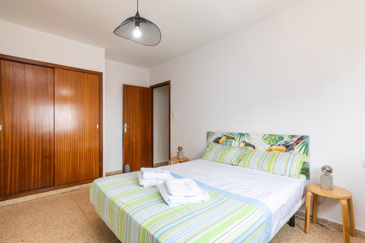 Isola Beachside Apartment Валенсия Экстерьер фото