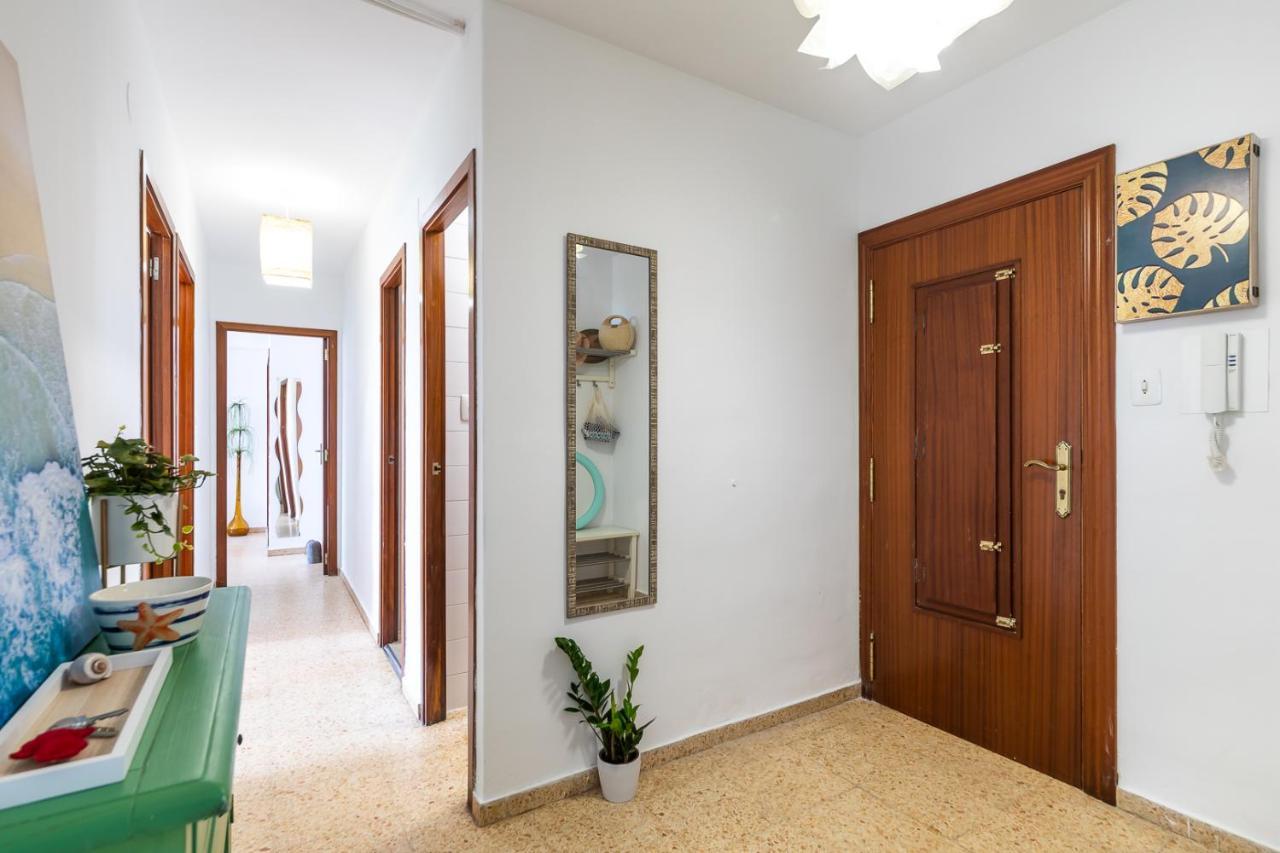 Isola Beachside Apartment Валенсия Экстерьер фото