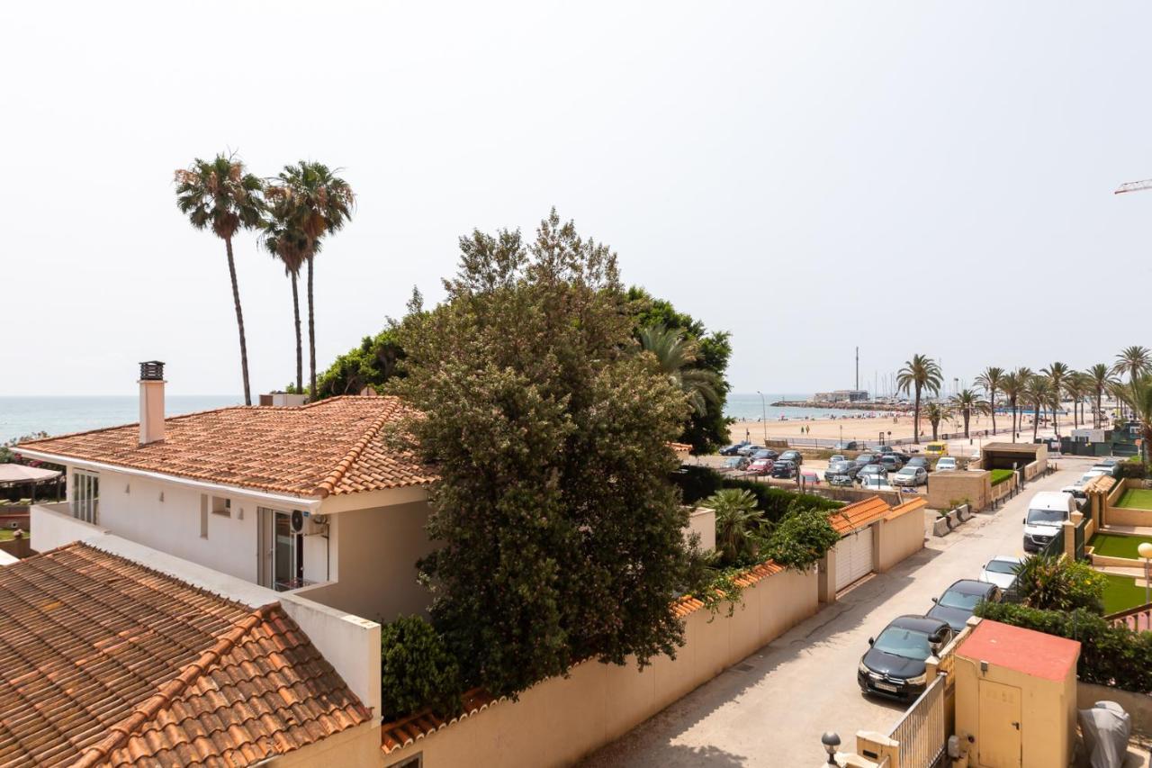 Isola Beachside Apartment Валенсия Экстерьер фото