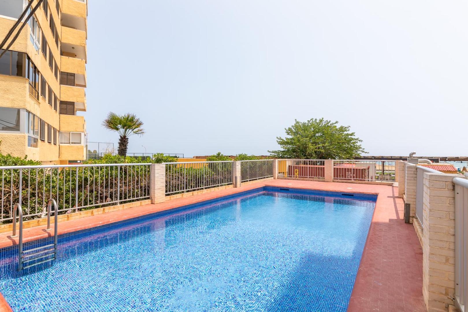 Isola Beachside Apartment Валенсия Экстерьер фото